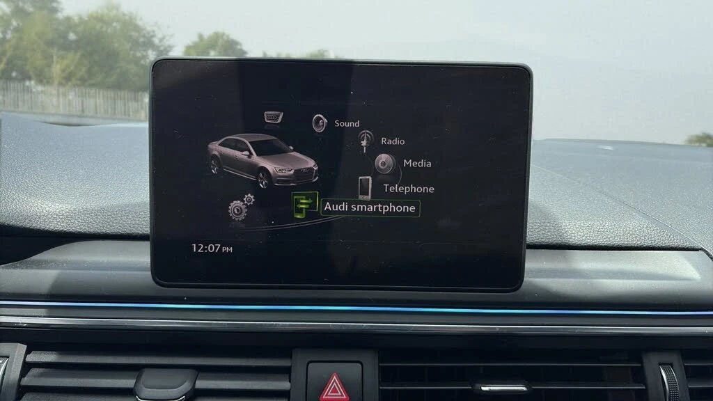 Audi A4 2.0T quattro Komfort* АвтоКредит* (Цена до БГ) , снимка 14 - Автомобили и джипове - 54518999