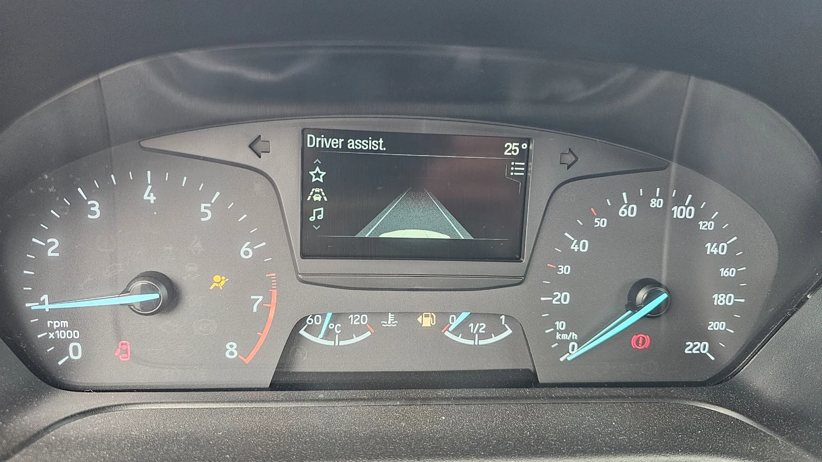Ford Fiesta 1.1i-TOPP, снимка 8 - Автомобили и джипове - 54634946