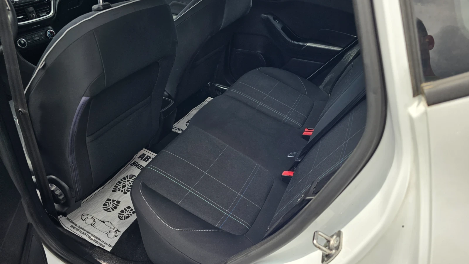 Ford Fiesta 1.1i-TOPP, снимка 17 - Автомобили и джипове - 54634946