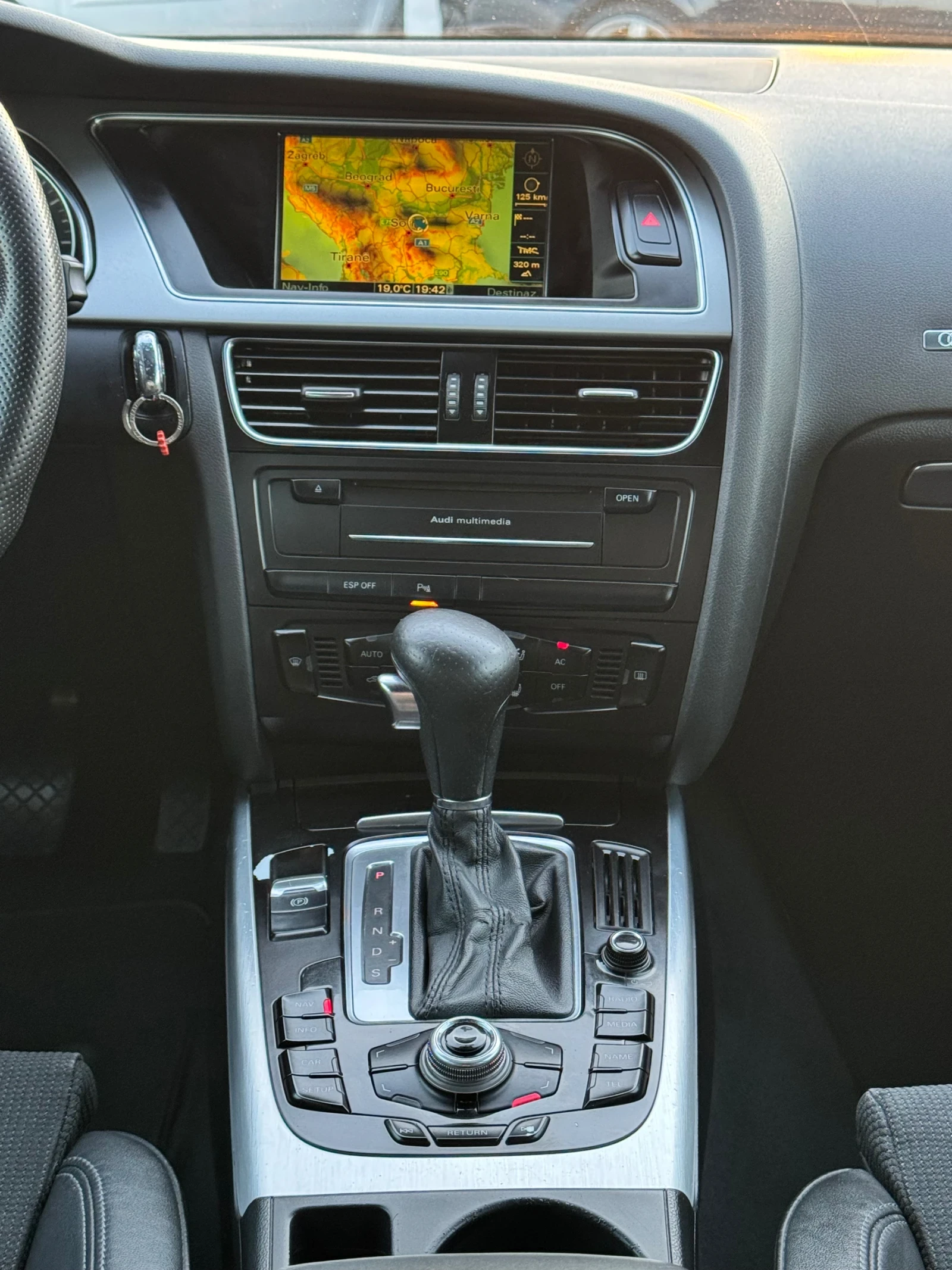 Audi A5 2.0TDI QUATTRO , снимка 12 - Автомобили и джипове - 54865936