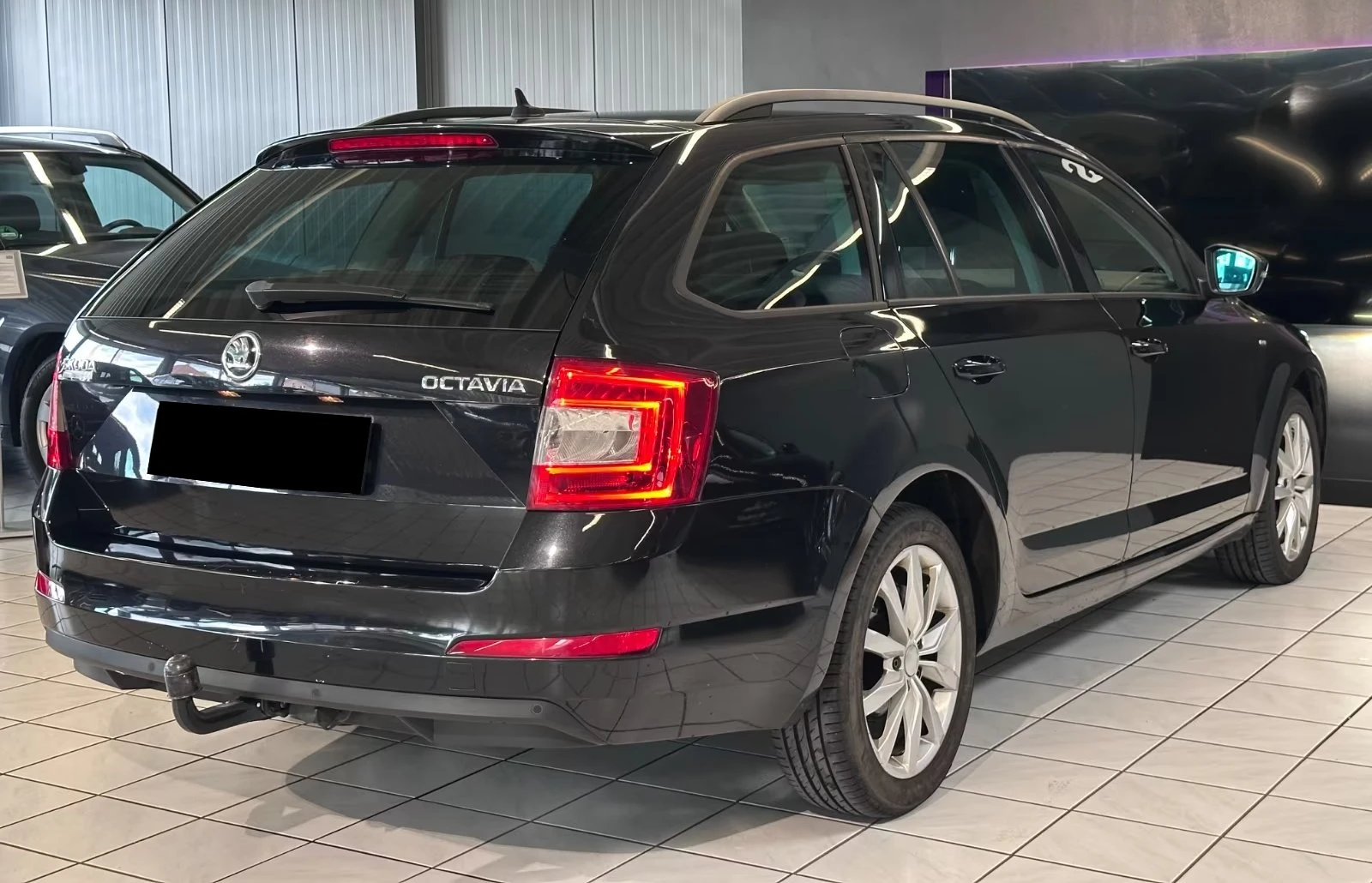 Skoda Octavia 2.0TDI/DSG/150кс| NAVI| CARPLAY| BI-XENON| LANE AS, снимка 4 - Автомобили и джипове - 54869582