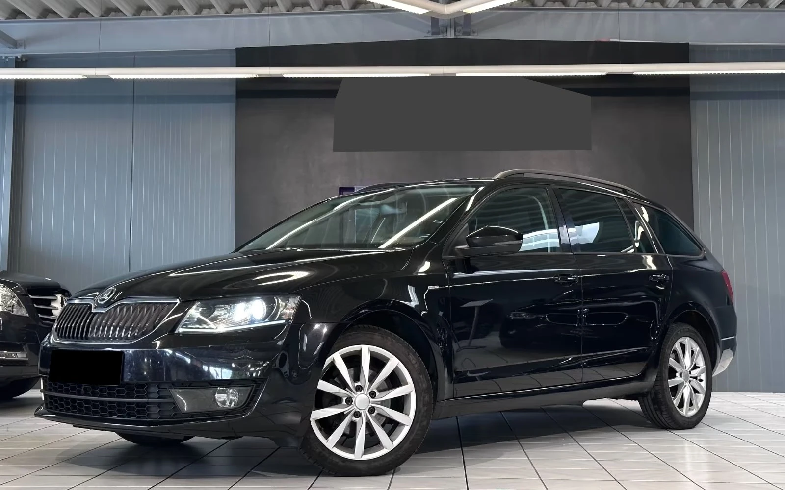 Skoda Octavia 2.0TDI/DSG/150кс| NAVI| CARPLAY| BI-XENON| LANE AS, снимка 2 - Автомобили и джипове - 54869582