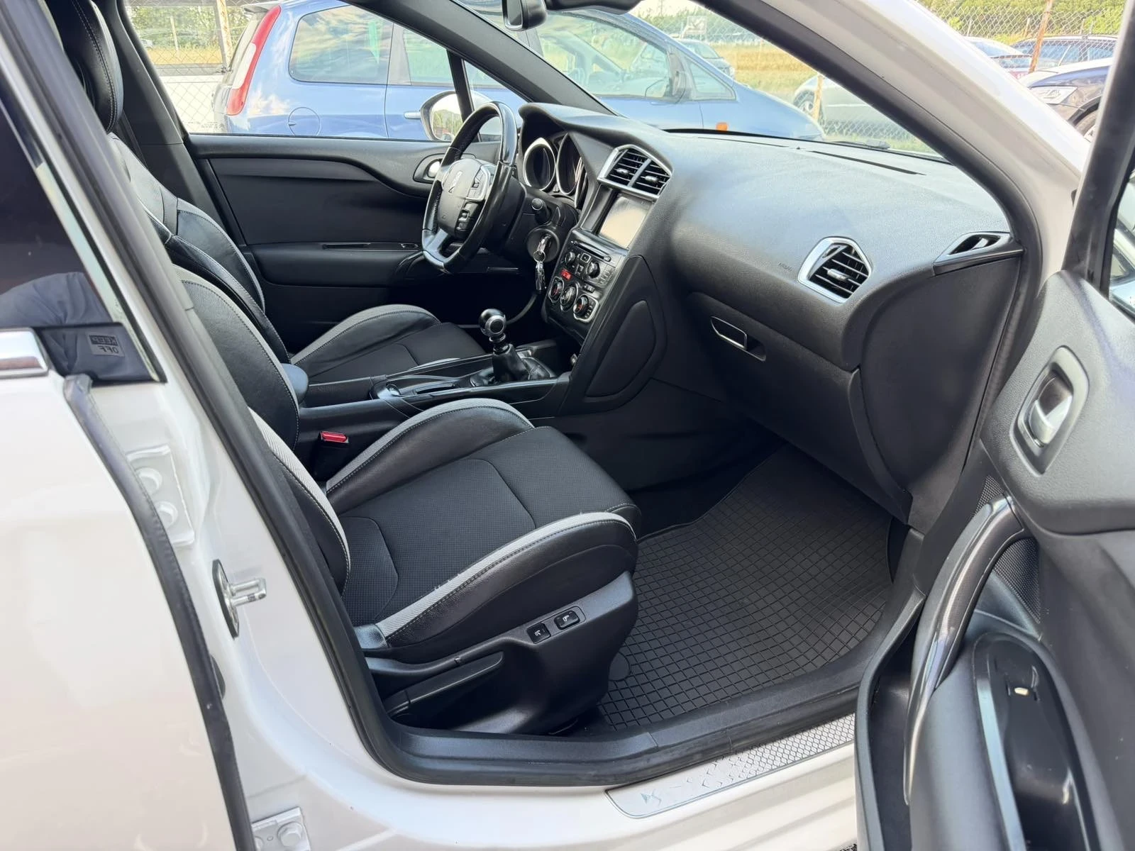 Citroen DS4 2.0hdi 168хил. РЕАЛНИ КМ, снимка 11 - Автомобили и джипове - 55674457