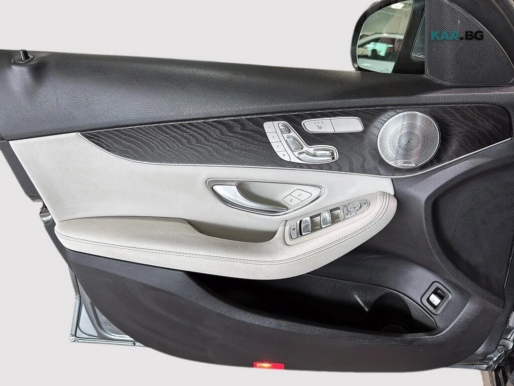 Mercedes-Benz C 300 4MATIC/AMG-LINE/DRIVE-ASSISTS/SUNROOF, снимка 14 - Автомобили и джипове - 55729741