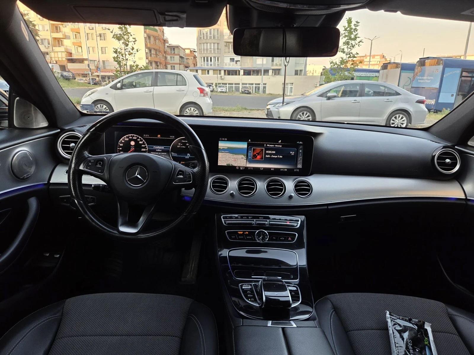 Mercedes-Benz E 220, снимка 6 - Автомобили и джипове - 55794061