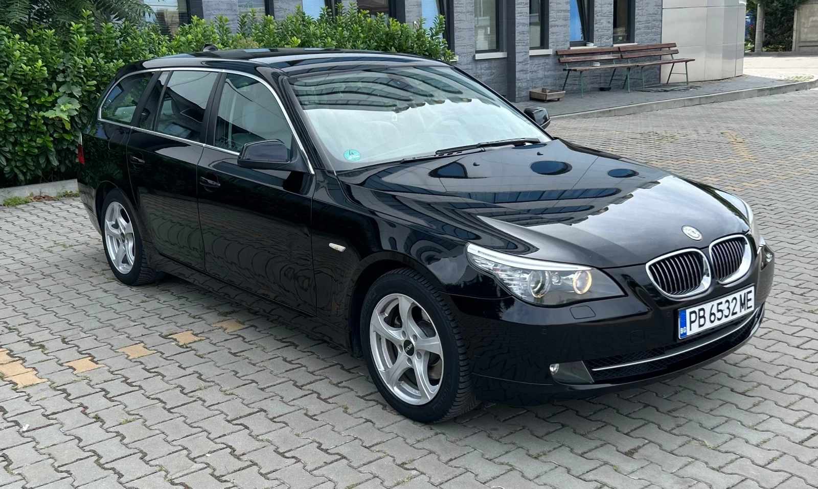 BMW 530 Xi, снимка 2 - Автомобили и джипове - 55970904