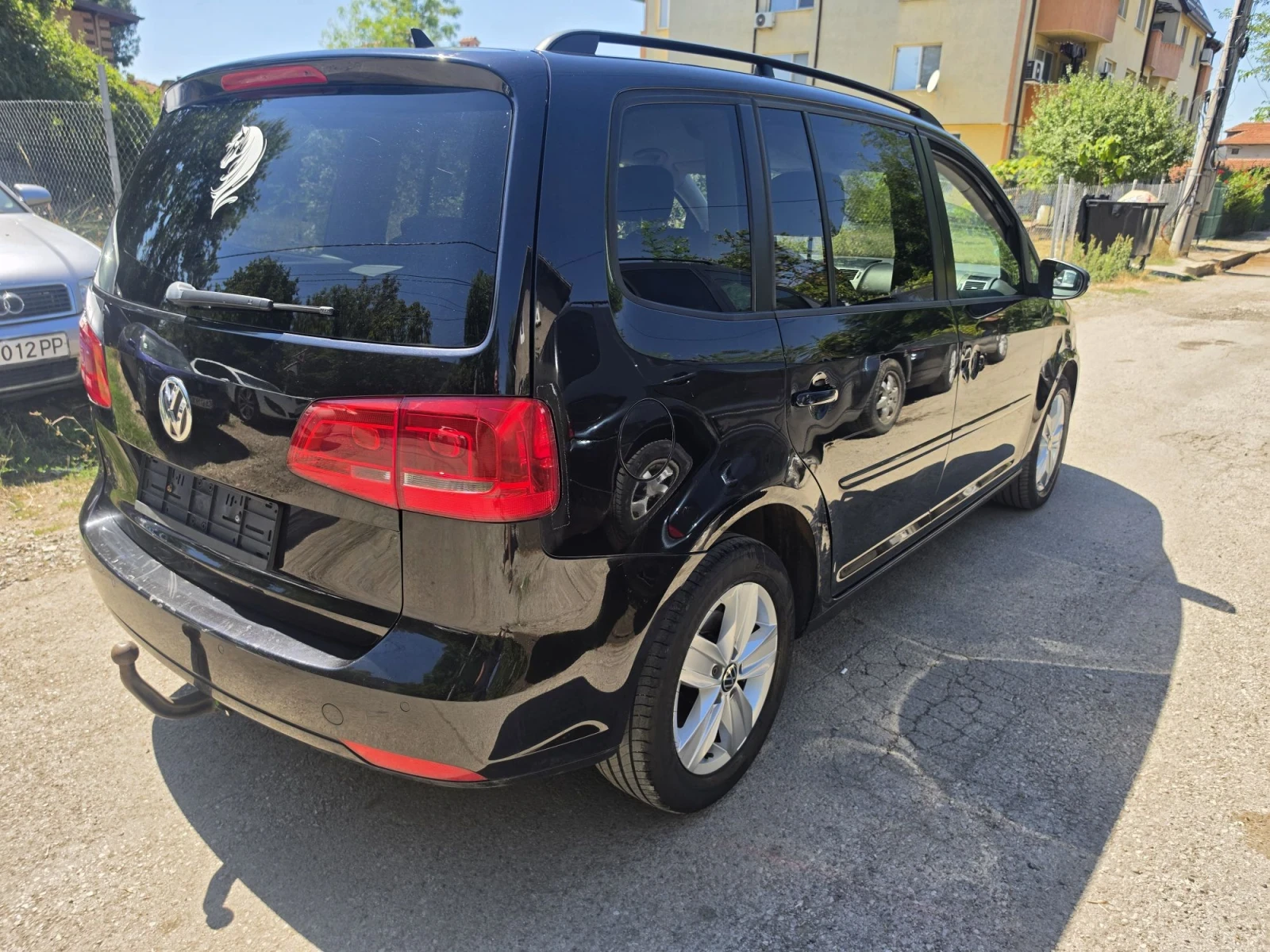VW Touran 1.6тди 105коня 6 скорости нов внос Германия , снимка 3 - Автомобили и джипове - 56085770