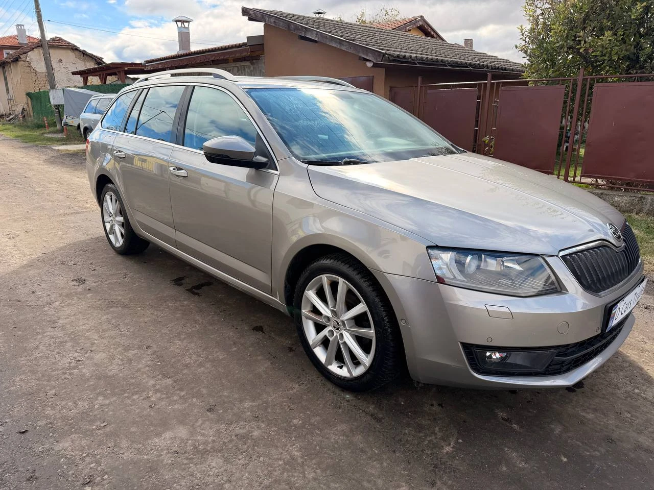 Skoda Octavia Elegance 105кс 2014г EURO 5, снимка 2 - Автомобили и джипове - 56707997