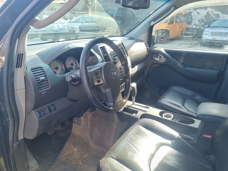 Nissan Frontier PRO-4X , снимка 7 - Автомобили и джипове - 49431357