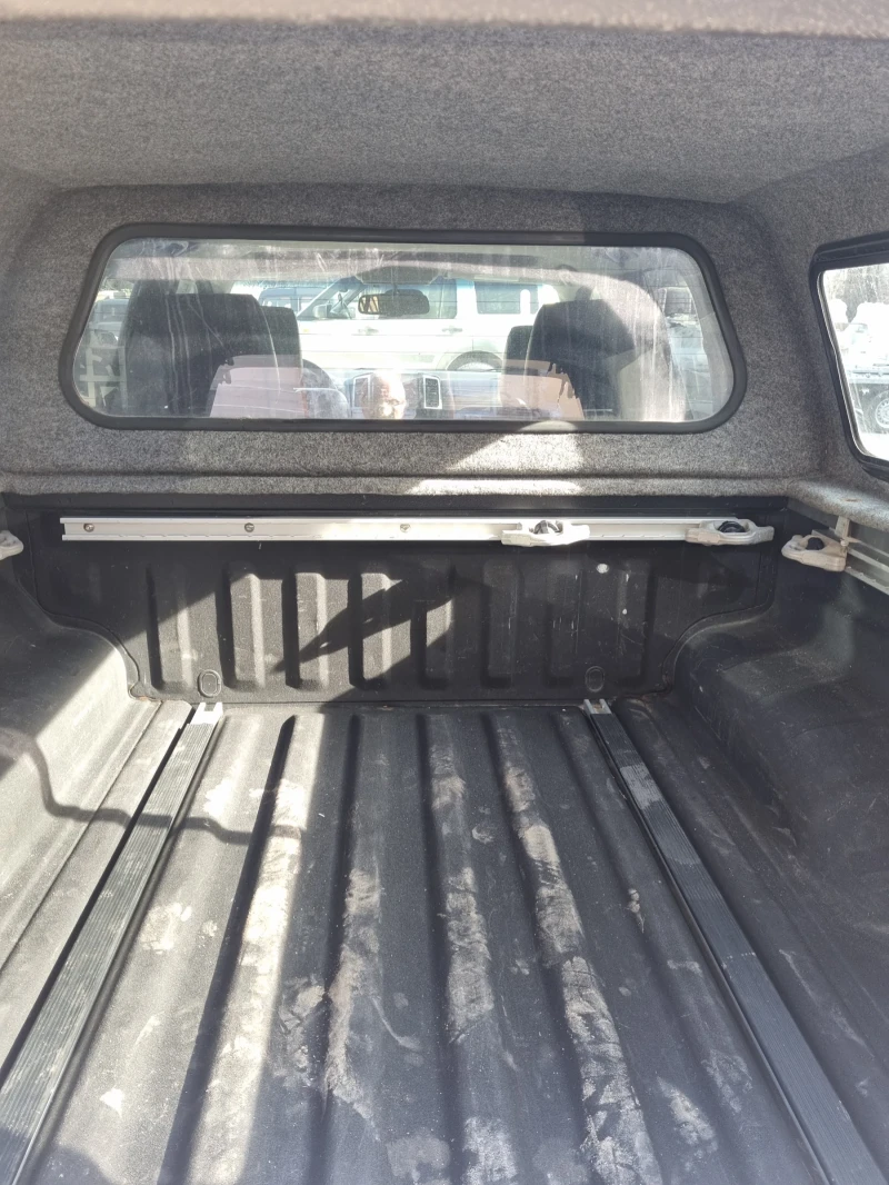 Nissan Frontier PRO-4X , снимка 12 - Автомобили и джипове - 49431357