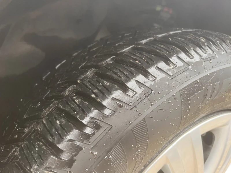 VW Tiguan 2.0TDI Нави, снимка 15 - Автомобили и джипове - 53291470