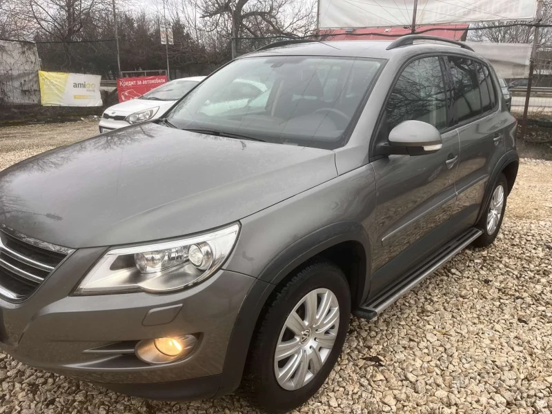 VW Tiguan 2.0TDI Нави, снимка 3 - Автомобили и джипове - 53291470