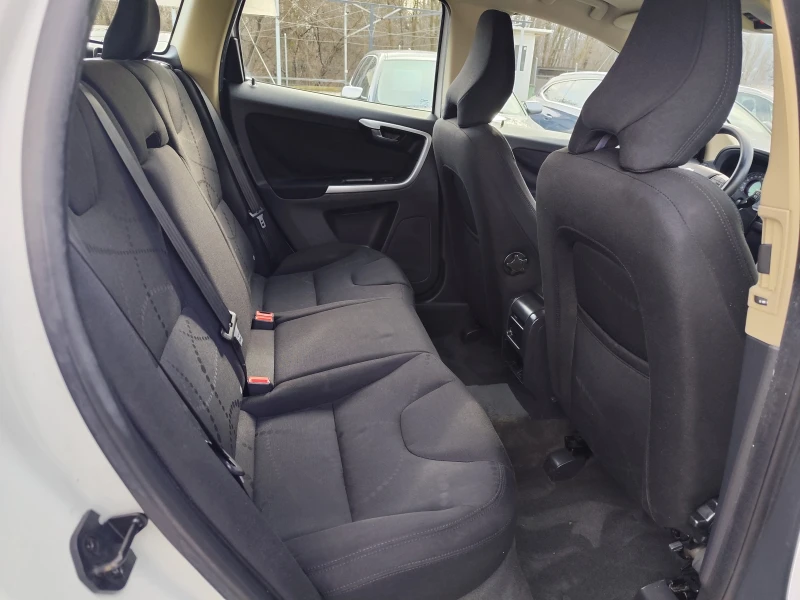 Volvo XC60 2.4D-4* 4X4* АВТОМАТИК* LED* , снимка 12 - Автомобили и джипове - 53380278