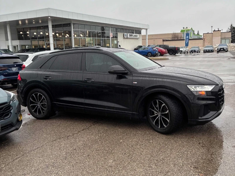 Audi Q8 Technik С РЕГИСТРАЦИЯ & АВТО КРЕДИТ , снимка 5 - Автомобили и джипове - 53595354