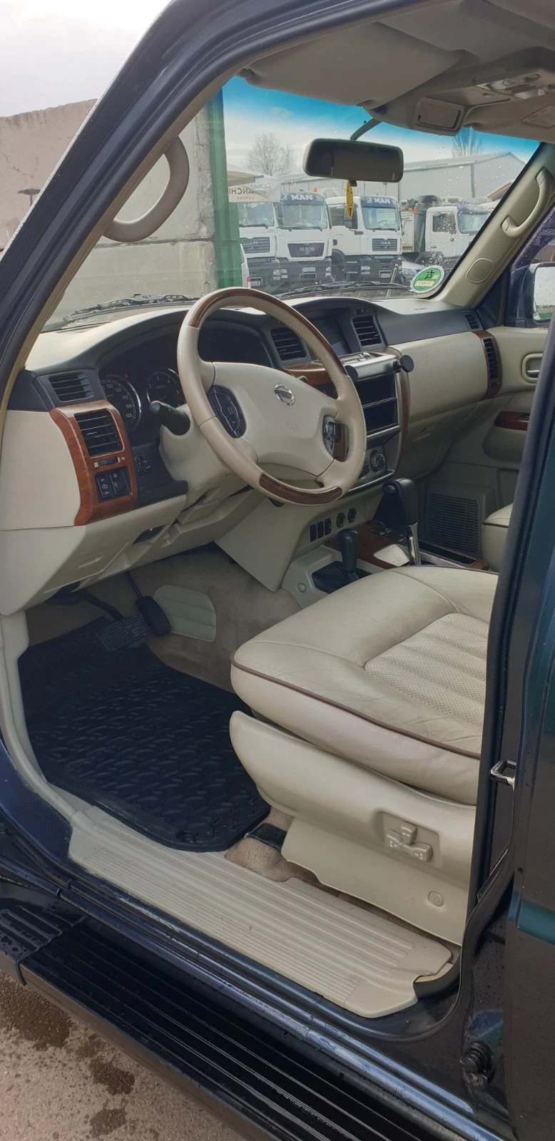 Nissan Patrol, снимка 12 - Автомобили и джипове - 52298562