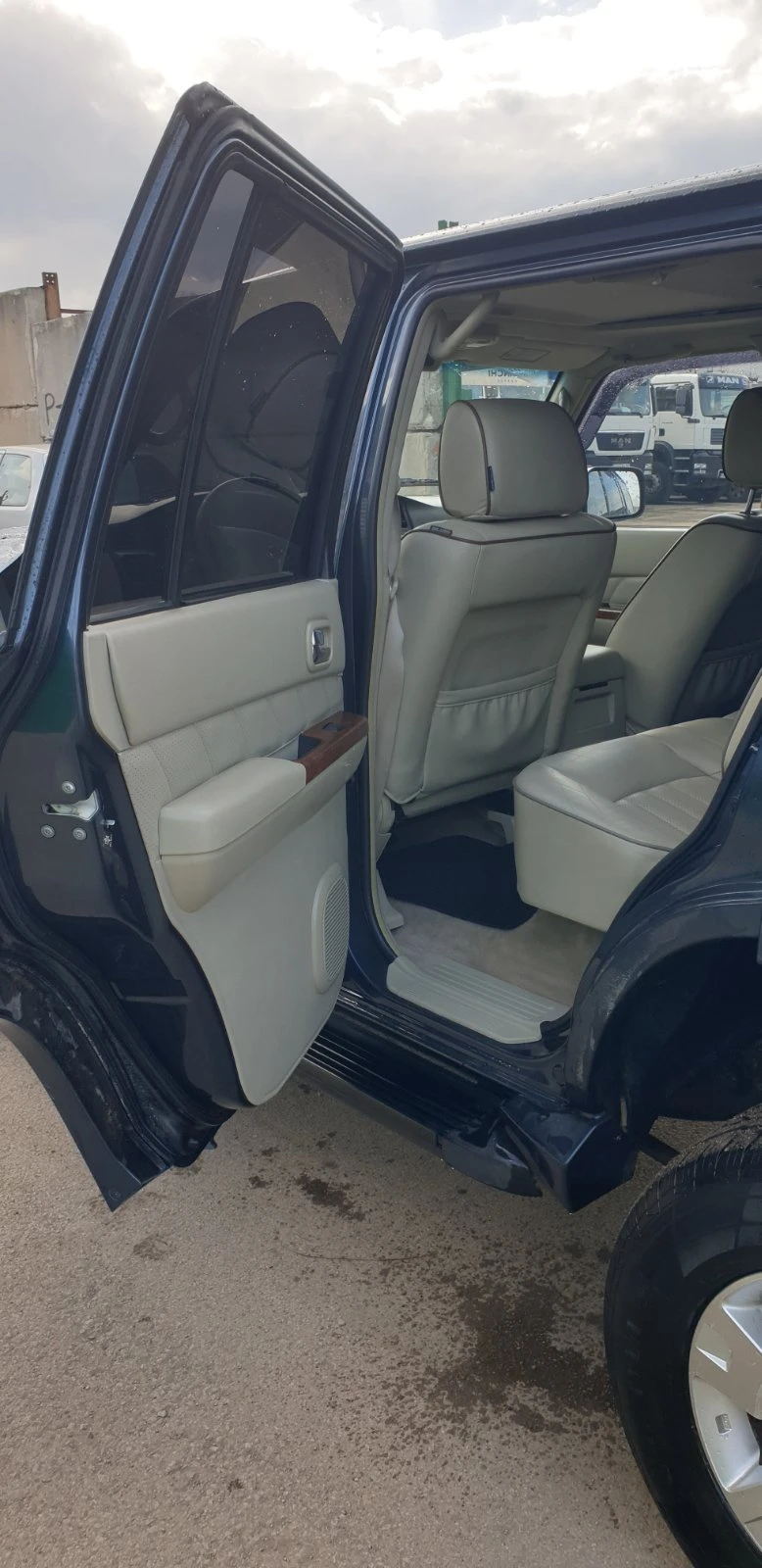 Nissan Patrol, снимка 14 - Автомобили и джипове - 52298562