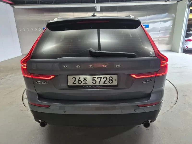 Volvo XC60 2Nd Generation D5 Momentum, снимка 4 - Автомобили и джипове - 55090042