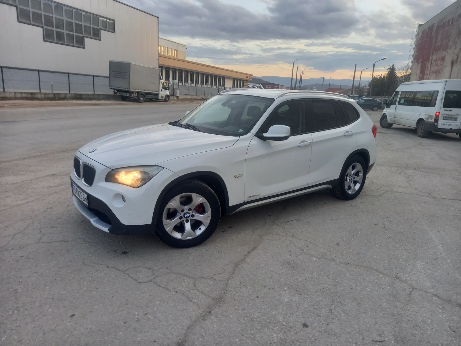 BMW X1 Х драйв нави рекаро подгрев - изображение 6
