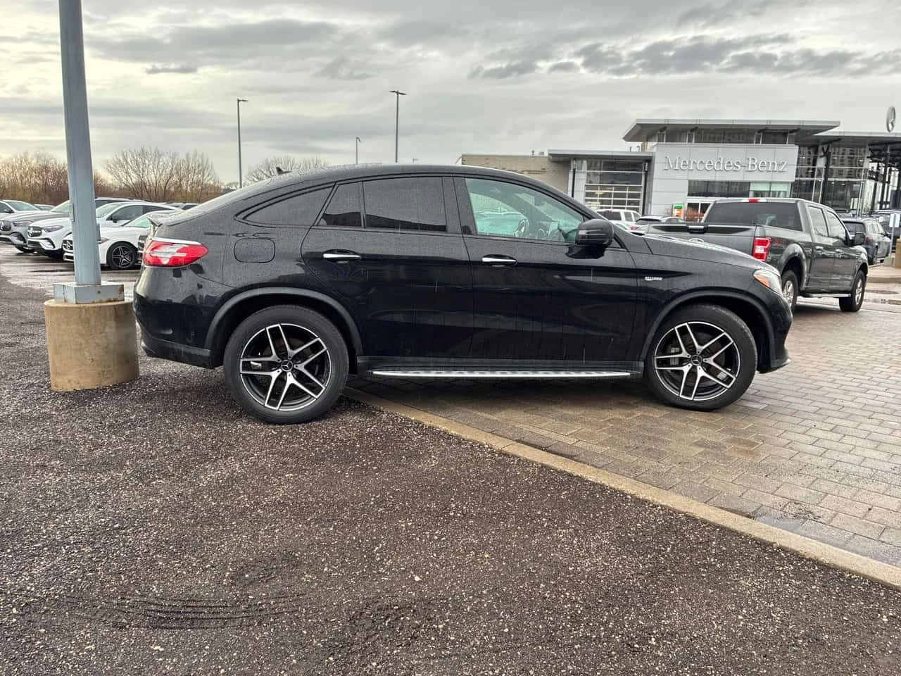 Mercedes-Benz GLE 43 AMG Coupe * CARFAX * ПРЕДСТАВИТЕЛСТВО * КЛИП НА МОТОРА, снимка 3 - Автомобили и джипове - 54226360