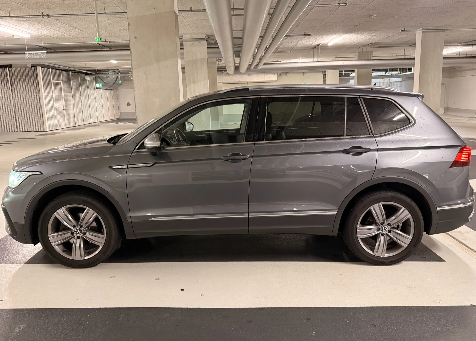 VW Tiguan Allspace 2.0TDI FACE;4MOTION;IQ.LIGHT-MATRIX;HEADUP;DIGITAL, снимка 8 - Автомобили и джипове - 55187682