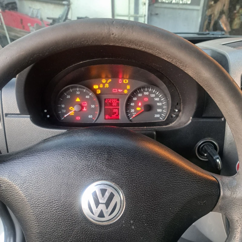 VW Crafter 2.5 TDI, снимка 9 - Бусове и автобуси - 48099943