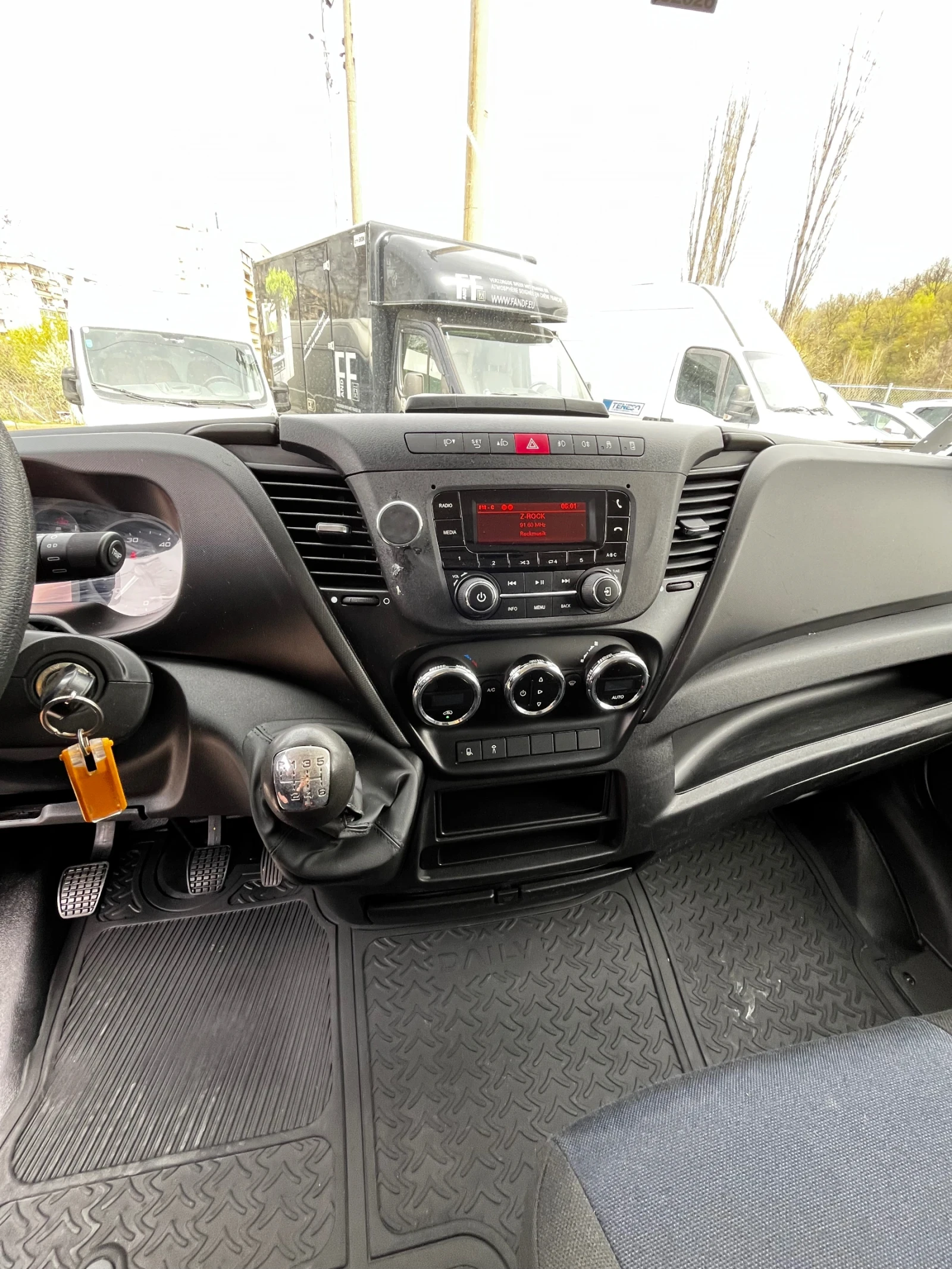 Iveco Daily 35S16 Падащ Борд КЛИМАТРОНИК, снимка 10 - Бусове и автобуси - 54179838