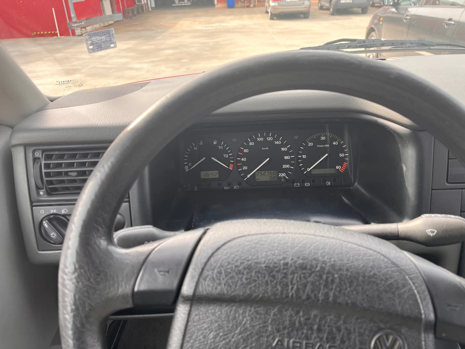 VW Caravelle, снимка 13 - Бусове и автобуси - 54225173