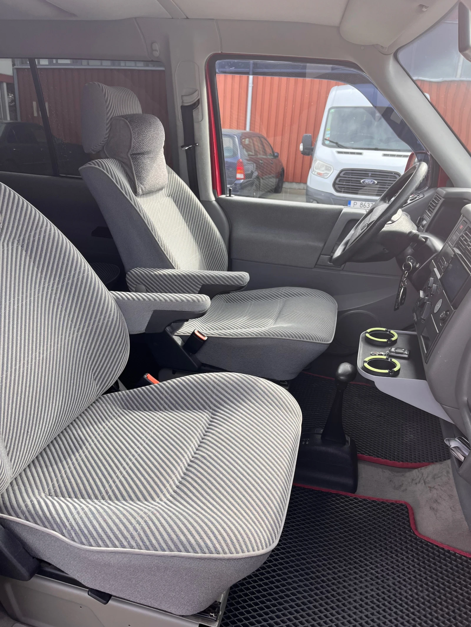 VW Caravelle, снимка 6 - Бусове и автобуси - 54225173