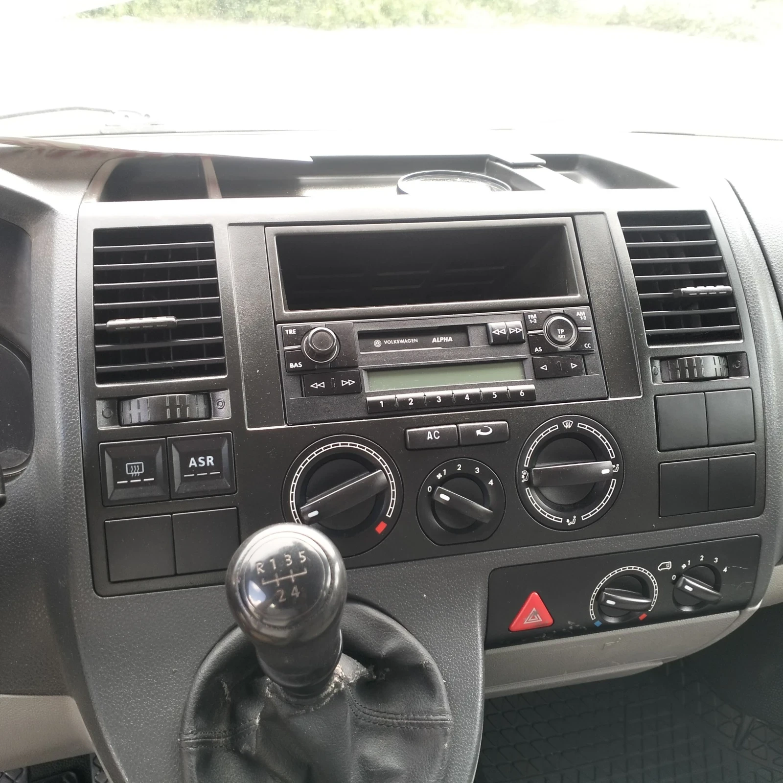 VW T5 1.9TDI klimatik 9 места, снимка 12 - Бусове и автобуси - 54807745