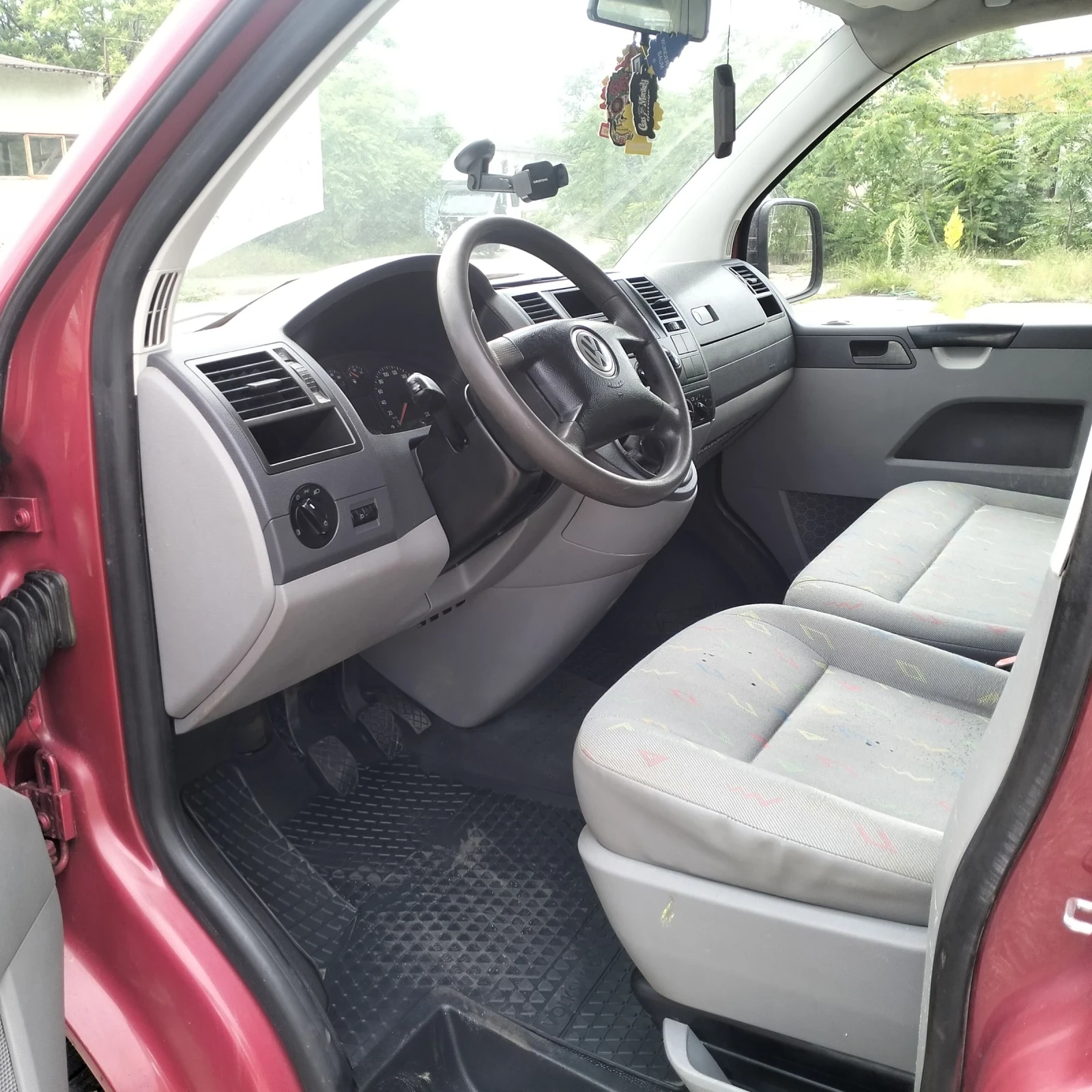 VW T5 1.9TDI klimatik 9 места, снимка 8 - Бусове и автобуси - 54807745