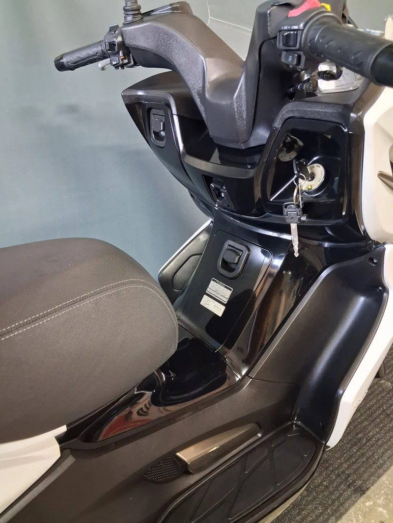 Kymco K-XCT 300i, снимка 9 - Мотоциклети и мототехника - 51333676