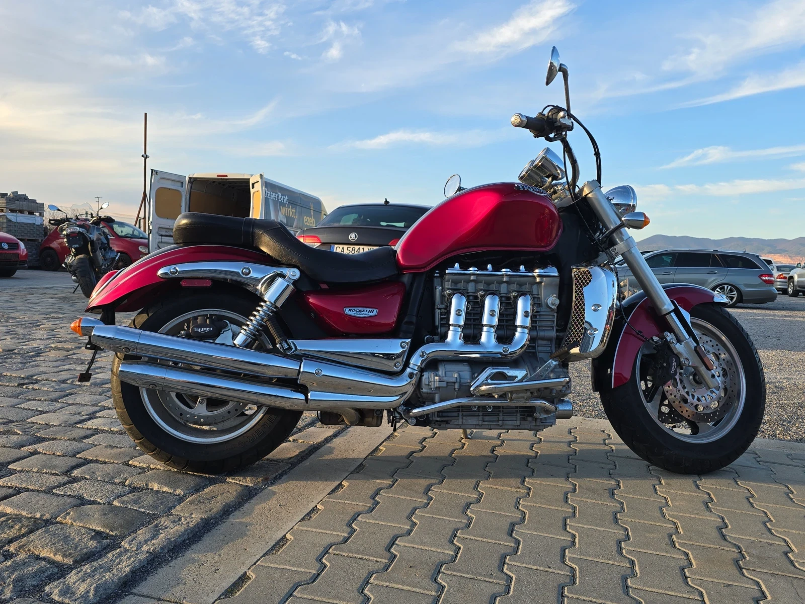 Triumph Rocket III CLASSIC 2009 година 11200 км.!!! - изображение 9