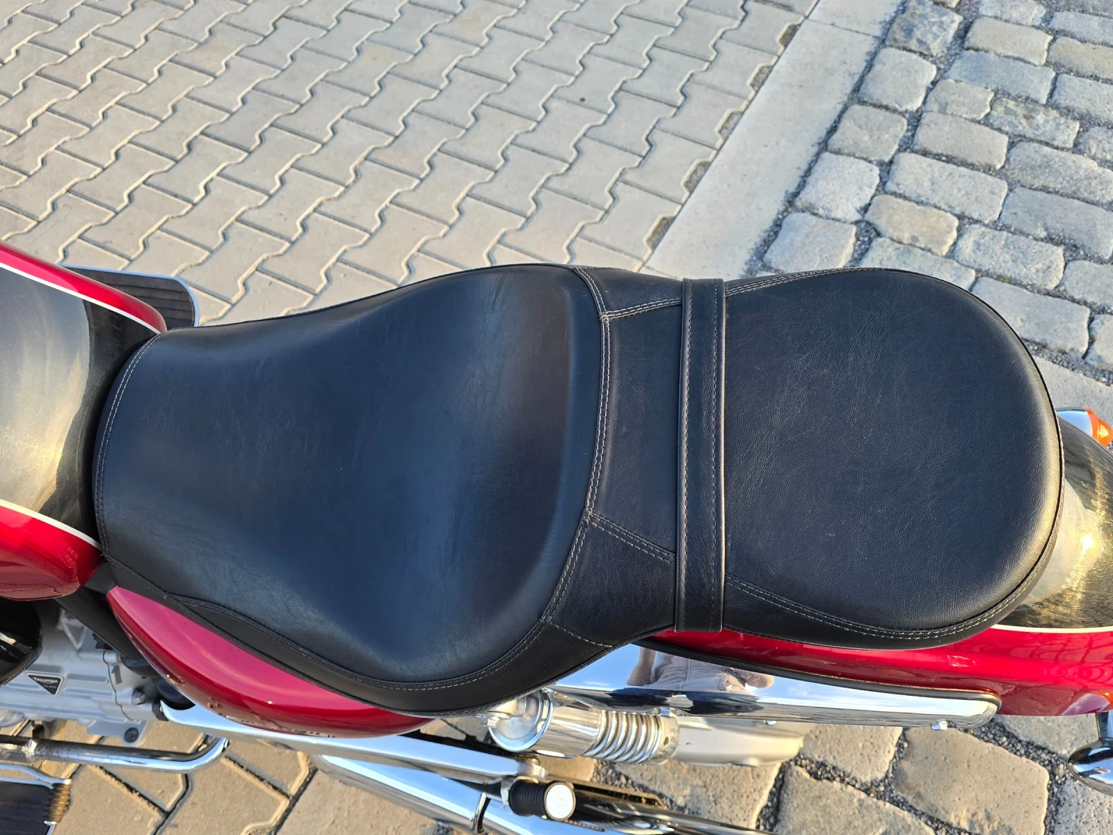 Triumph Rocket III CLASSIC 2009 година 11200 км.!!! - изображение 10