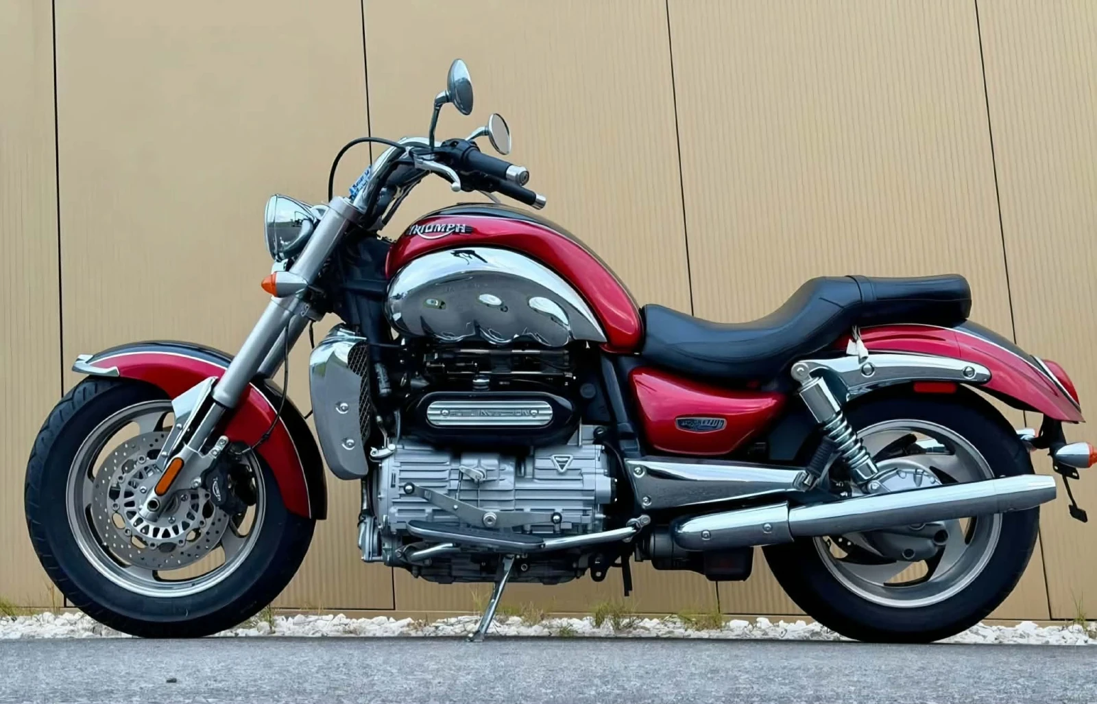 Triumph Rocket III CLASSIC 2009 година 11200 км.!!!