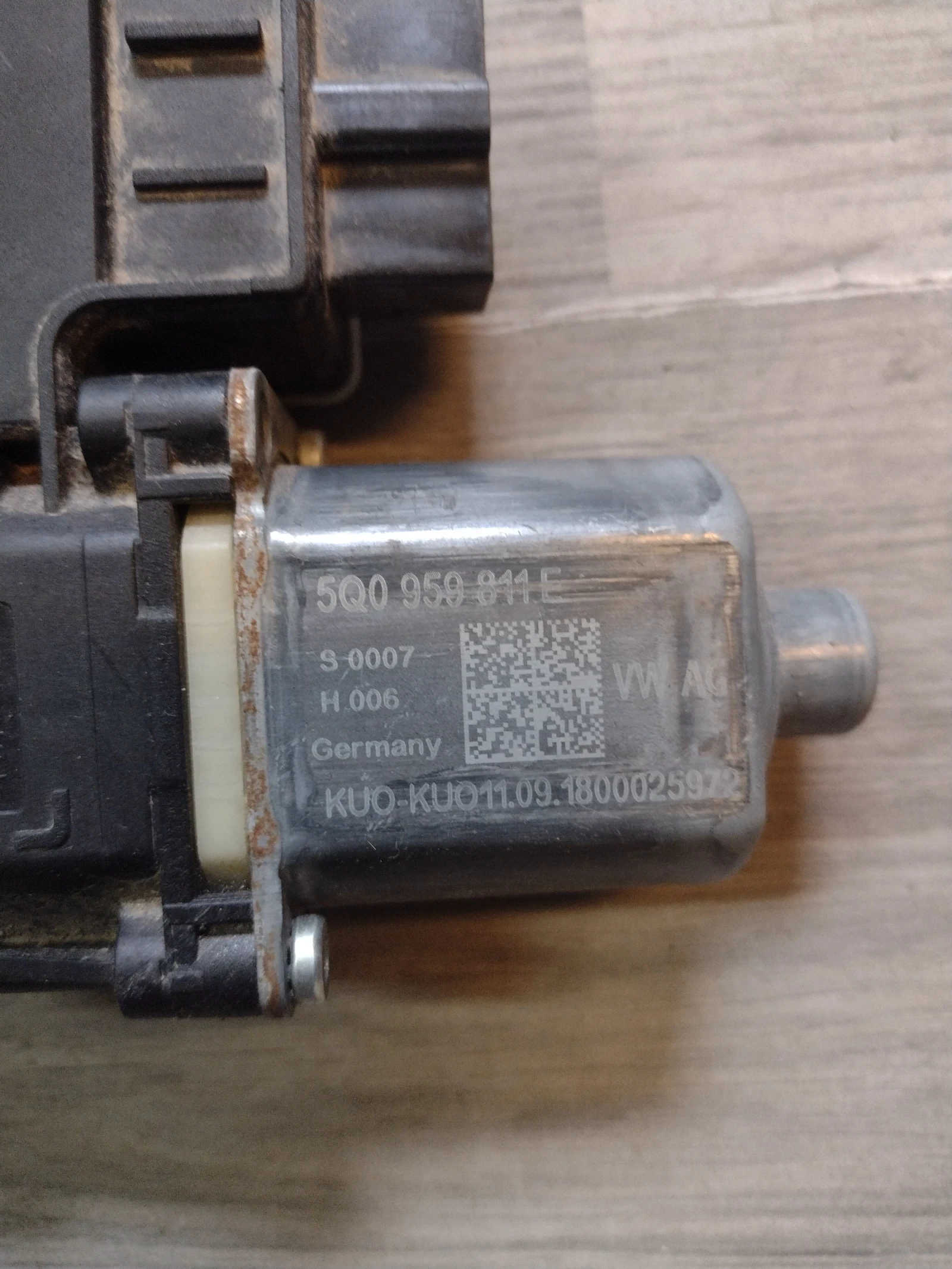 5Q0959811E �������  �������������� �� ����� ���� ����� Skoda Octavia III 5Q0 959 811 E | Mobile.bg � ����������� 2