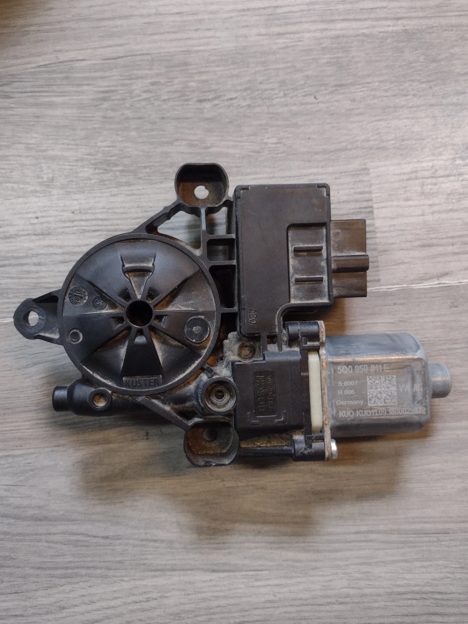 5Q0959811E �������  �������������� �� ����� ���� ����� Skoda Octavia III 5Q0 959 811 E | Mobile.bg � ����������� 1