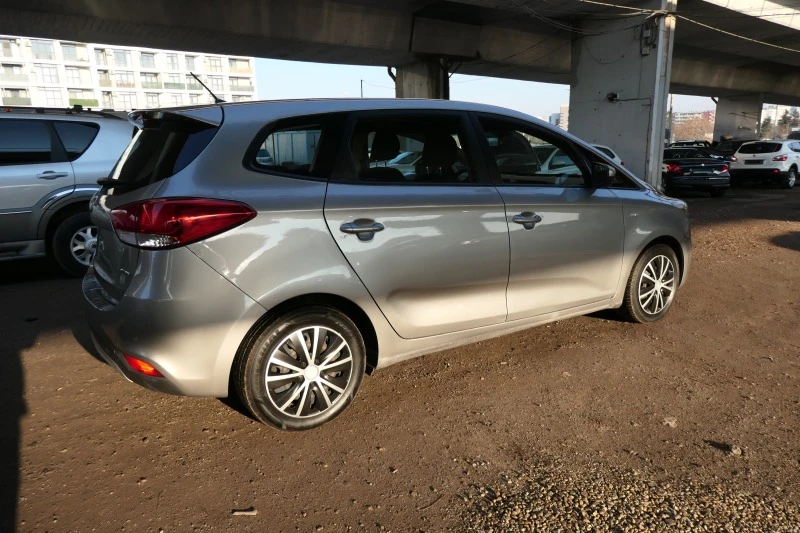 Kia Carens 1.7CRDI 136кс 6ск EUR-5B, снимка 4 - Автомобили и джипове - 39157699