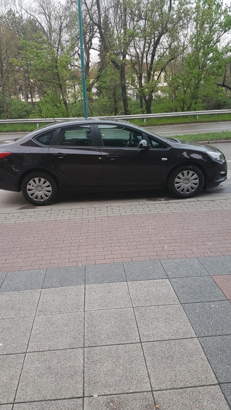 Opel Astra, снимка 8 - Автомобили и джипове - 45775657