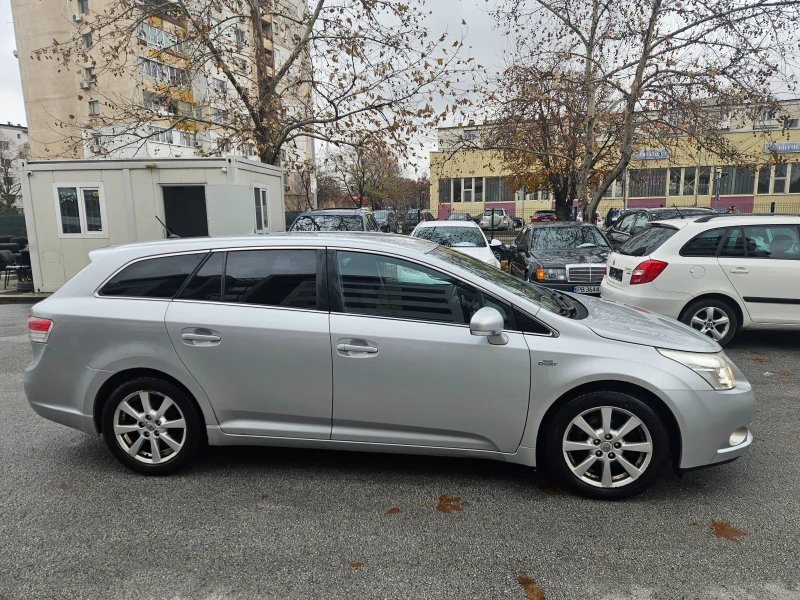 Toyota Avensis 2.2 D CAT, снимка 8 - Автомобили и джипове - 48209145