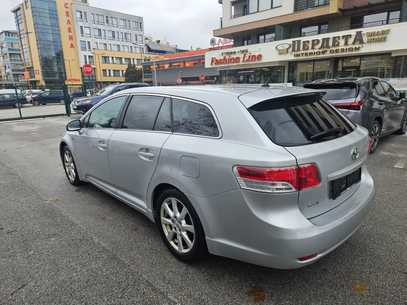 Toyota Avensis 2.2 D CAT, снимка 7 - Автомобили и джипове - 48209145