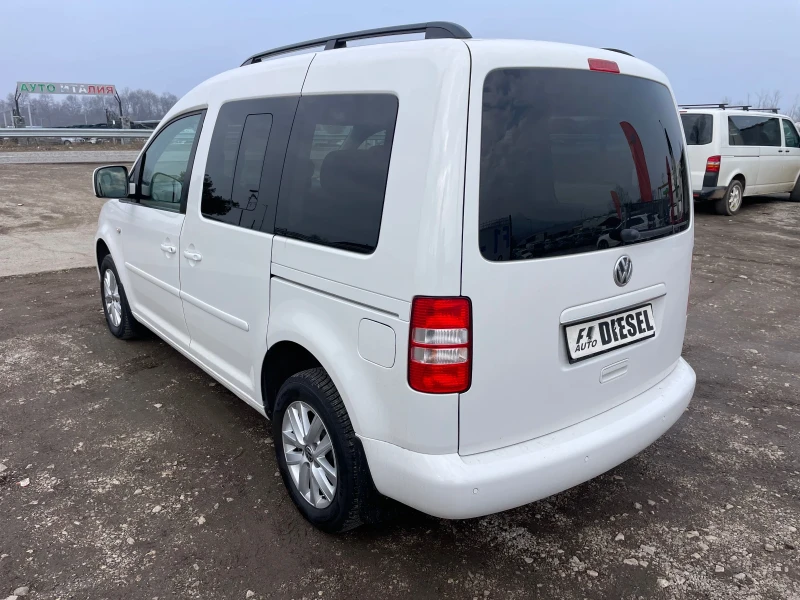 VW Caddy 1.6TDI-102-AVTOMAT-ITALIA, снимка 11 - Автомобили и джипове - 49306249