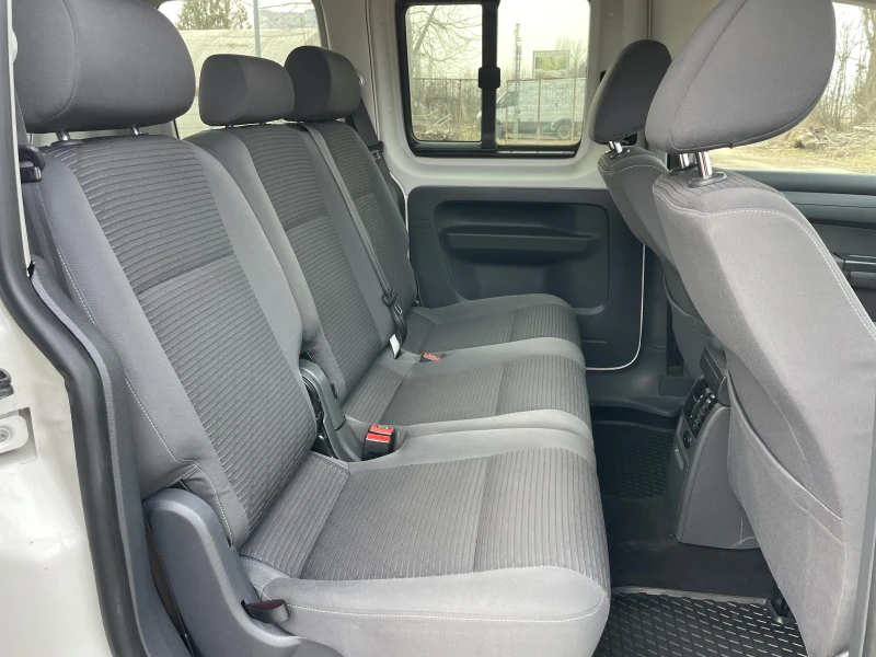 VW Caddy 1.6TDI-102-AVTOMAT-ITALIA, снимка 7 - Автомобили и джипове - 49306249