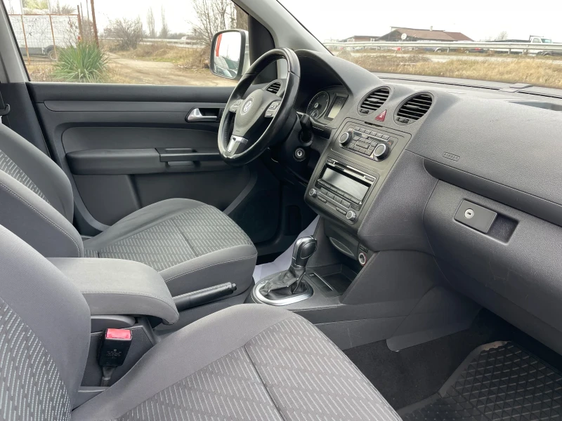 VW Caddy 1.6TDI-102-AVTOMAT-ITALIA, снимка 5 - Автомобили и джипове - 49306249