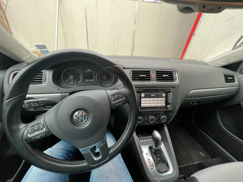 VW Jetta 2.0 TDI, снимка 9 - Автомобили и джипове - 52151479