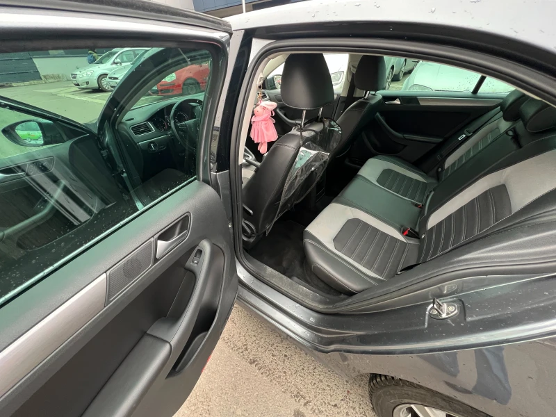 VW Jetta 2.0 TDI, снимка 11 - Автомобили и джипове - 52151479