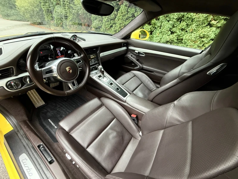 Porsche 911 Turbo S Ceramic/KeylessGO/Bose/Panorama/700Hp, снимка 5 - Автомобили и джипове - 51985129