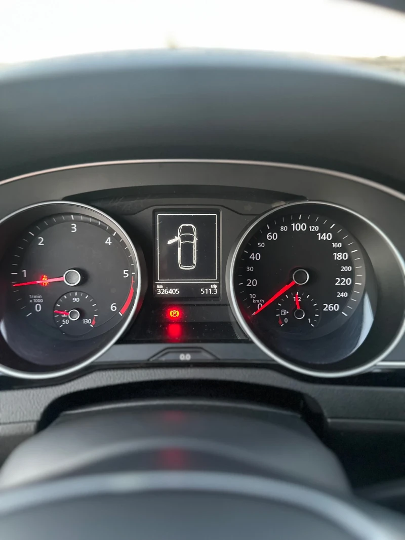 VW Passat, снимка 10 - Автомобили и джипове - 52775099