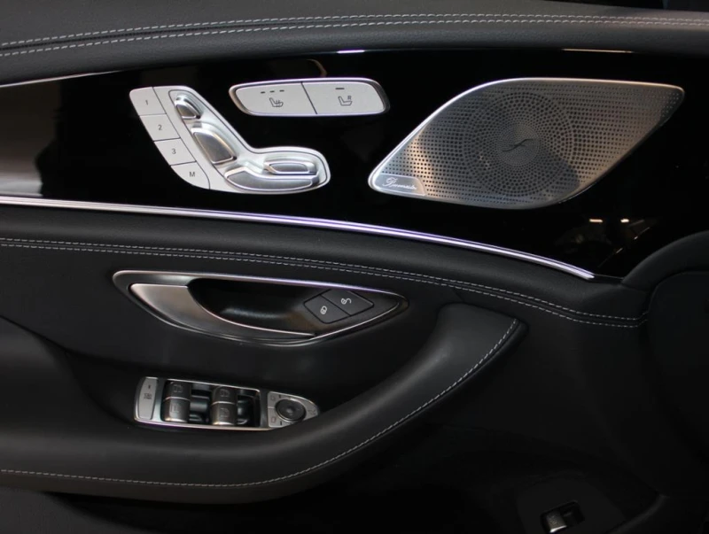 Mercedes-Benz AMG GT 43/4-MATIC/AERO/V8 STYLE/BURM/PANO/NIGHT/360/, снимка 7 - Автомобили и джипове - 52838739