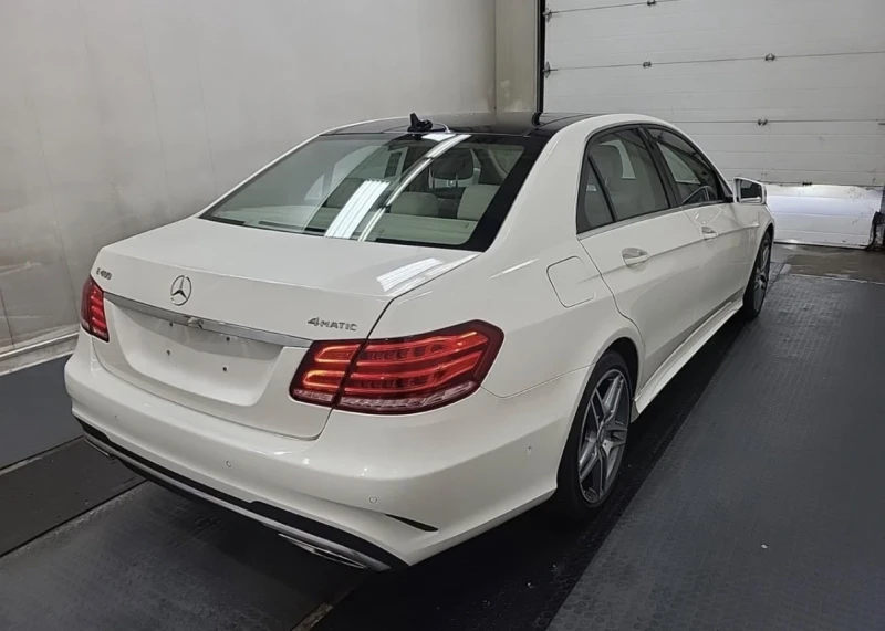 Mercedes-Benz E 400 4MATIC * * CARFAX * * АВТО КРЕДИТ * * , снимка 4 - Автомобили и джипове - 53045052