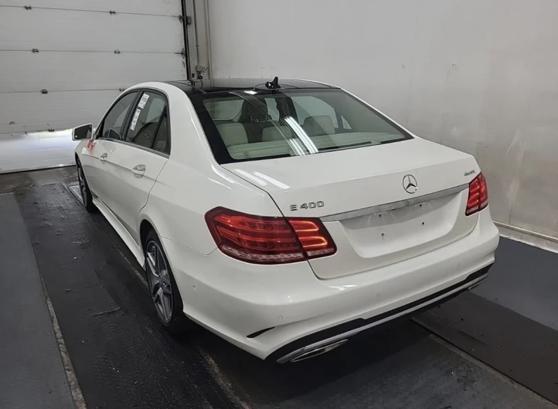 Mercedes-Benz E 400 4MATIC * * CARFAX * * АВТО КРЕДИТ * * , снимка 5 - Автомобили и джипове - 53045052